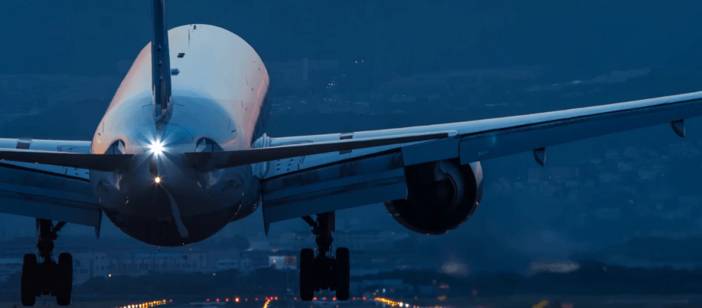 ΙATA: Ο τομέας των αερομεταφορών ζητάει τη βοήθεια των επιβατών